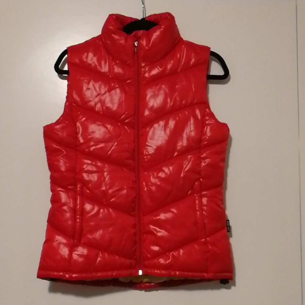 Like-new Goretex-like waterproof puffy vest